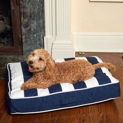 Winn + Willow Sadie Reversible Dog And Cat Bed - Navy And White Stripe 8 Winn + Willow Sadie Reversible Dog And Cat Bed - Navy And White Stripe - Image 8