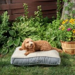 Winn + Willow Sadie Reversible Geometric Dog And Cat Bed - Gray -PawHut Store GUEST f73273eb 46f9 4334 a038 8107ed311811